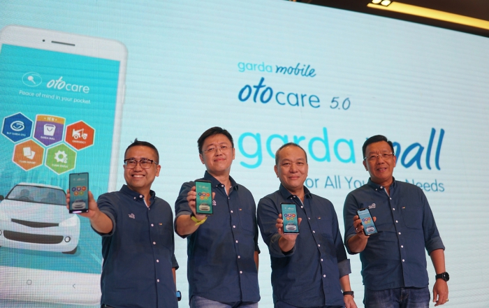 Garda Mobile Otocare kini hadir dengan fitur terbaru Garda Mall yang memungkinkan pengguna untuk membeli berbagai produk otomotif, produk keuangan Astra Financial, hingga jual beli mobil bekas. Kiri-kanan : Hendry Yoga, Chief Operating Officer Asuransi Astra; Rudy Chen, CEO Asuransi Astra; Suparno Djasmin, Direktur Astra; Gunawan Salim, Chief Marketing Officer Retail Business Asuransi Astra.