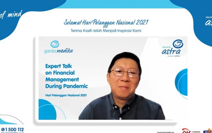 Chief Marketing Officer - Commercial & Health Business Asuransi Astra, Christoper Pangestu menyapa seluruh peserta webinar Expert Talk on Financial Management During Pandemic