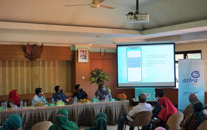 Asuransi Astra mengadakan kegiatan sosialisasi aplikasi iPosyandu yang dijelaskan oleh perwakilan dosen dari FK Unpad selaku pengembang dari inovasi digital tersebut agar dapat memudahkan kinerja di Posyandu Lebak Bulus