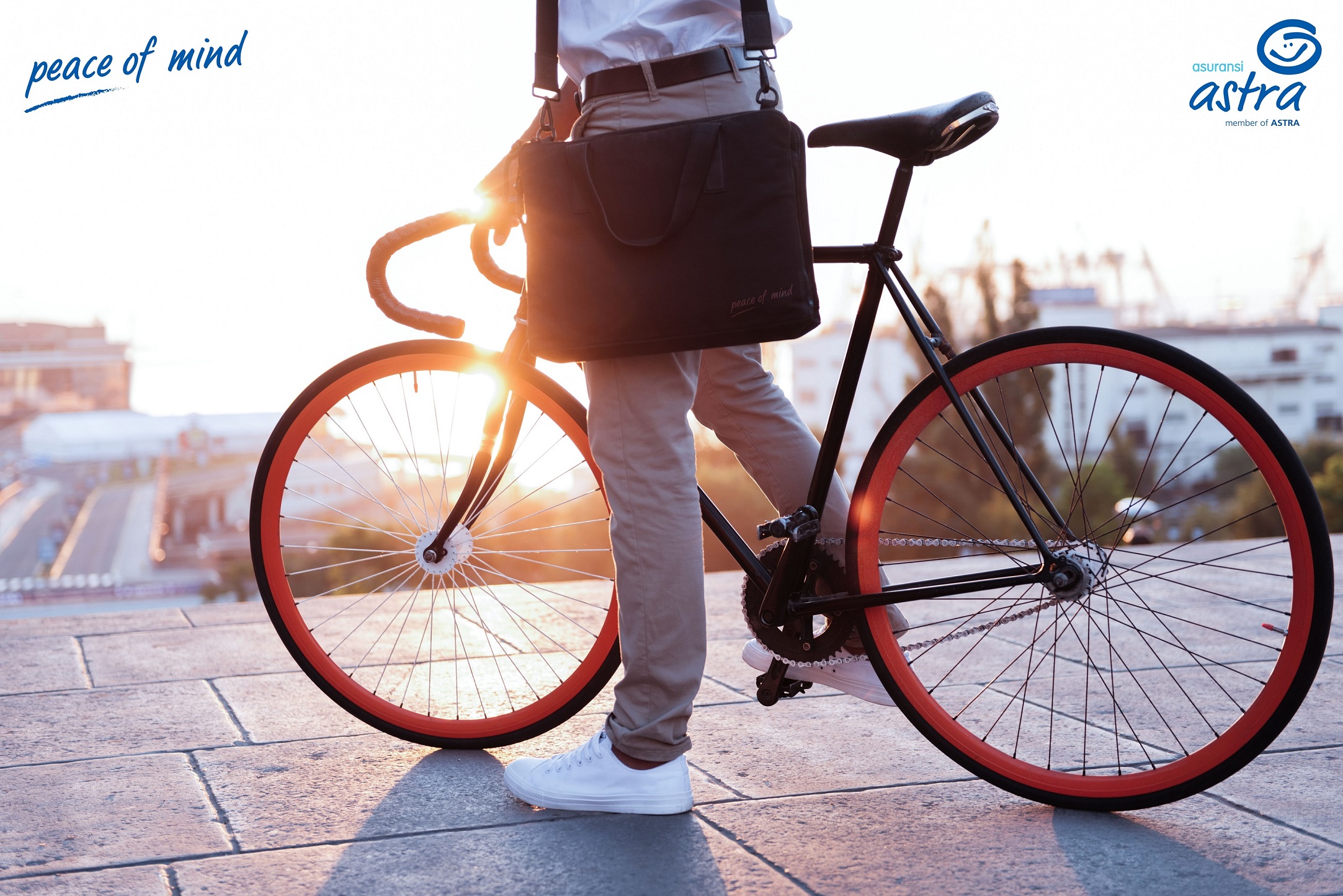 Dengan bersepeda kita dapat memulai awal tahun dengan gaya hidup sehat dan turut berkontribusi dalam mewujudkan #IndonesiaLangitBiru yang dicanangkan Asuransi Astra