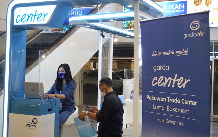 Garda Center Pakuwon Trade Center Surabaya buka setiap hari mengikuti jam operasional mal sehingga pelanggan tidak perlu khawatir untuk melakukan klaim hingga mendapatkan berbagai informasi terkait produk dan layanan Asuransi Astra lainnya.