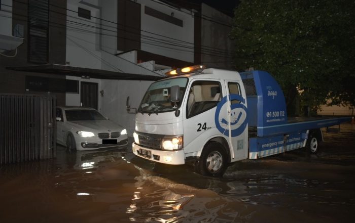 Bagi pelanggan Garda Oto, layanan darurat gratis Garda Siaga hadir 24 jam yang akan senantiasa membantu pelanggan asuransi kendaraan Garda Oto yang terkena dampak cuaca esktrem seperti banjir. Hanya dengan menghubungi Garda Akses di nomor 1500112 atau mengakses layanan darurat melalui Garda Mobile Otocare, tim kami akan siap sedia melayani.