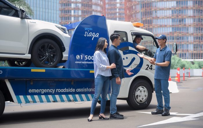 Garda Oto, asuransi mobil dari Asuransi Astra memudahkan pelanggan melakukan proses pembelian polis, lapor klaim, pemantauan status klaim, hingga akses layanan darurat Garda Siaga dan beragam fitur lainnya yang terdapat dalam mobile apps Garda Mobile Otocare dilengkapi dengan chatbot GarXia. Garda Oto juga menghadirkan Garda Akses di nomor 1500112 yang tersedia 24 jam, maupun dengan mengunjungi langsung Garda Center atau kantor cabang Asuransi Astra terdekat. Selain kemudahan dalam klaim dan layanan lain, Garda Otopun didukung oleh kehadiran lebih dari 500 bengkel baik resmi maupun rekanan, kepastian penggunaan suku cadang asli dan garansi hasil perbaikan.