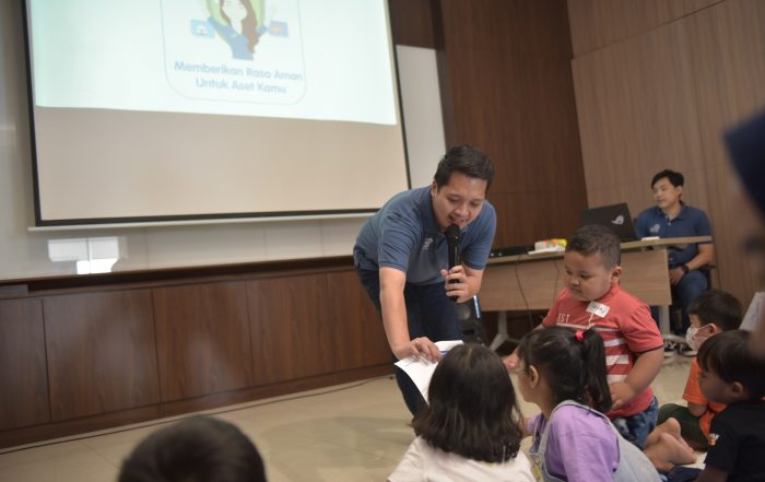 Little Financial Master & Emergency Roadside Assistance Tour Asuransi Astra Berikan Literasi Keuangan Kepada Anak Usia Dini
